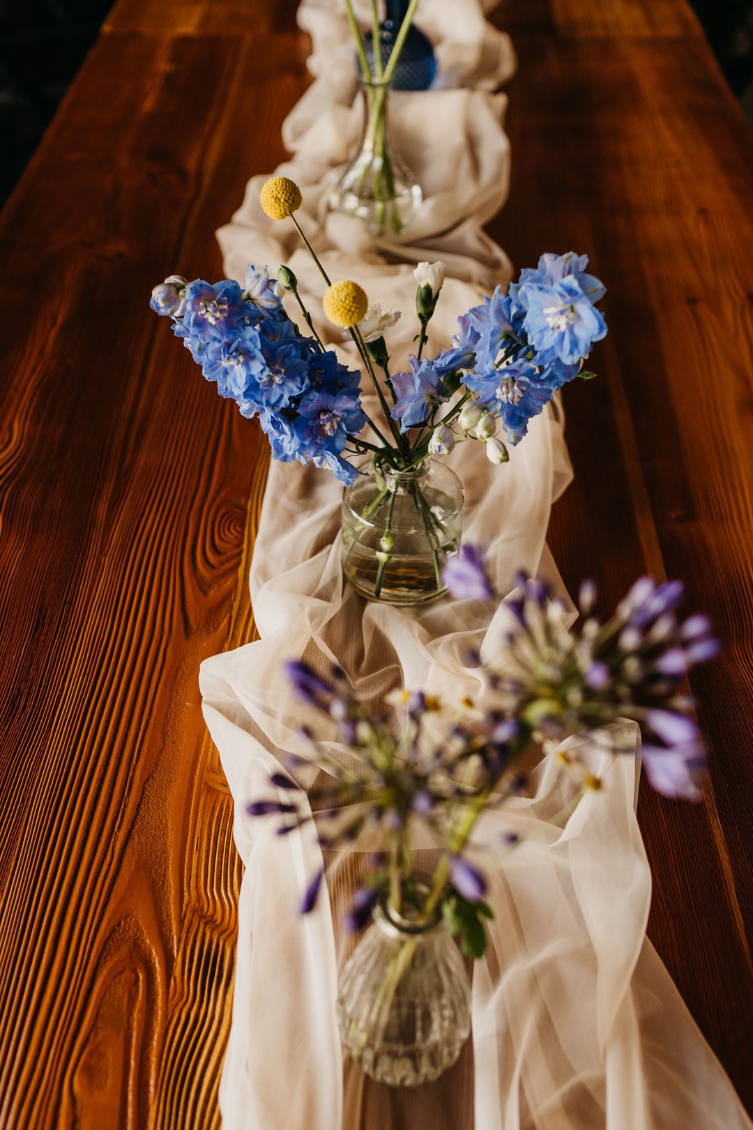Niebieskie kwiaty na ślub 