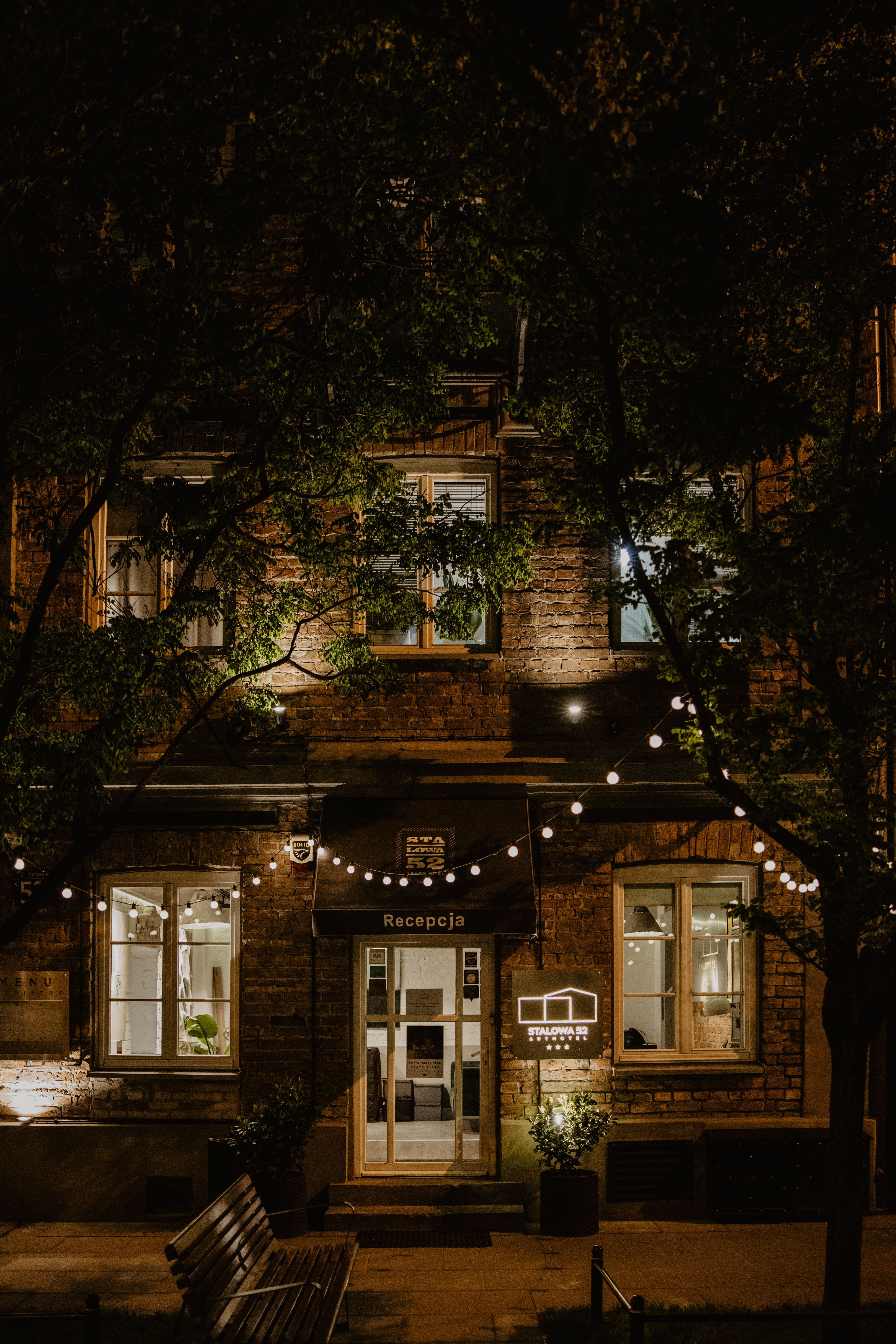 Restauracja ArtBistro nocą